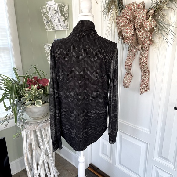 Zoey & LeeLo Black Chevron Pattern Bow Tie Blouse - Picture 2 of 5